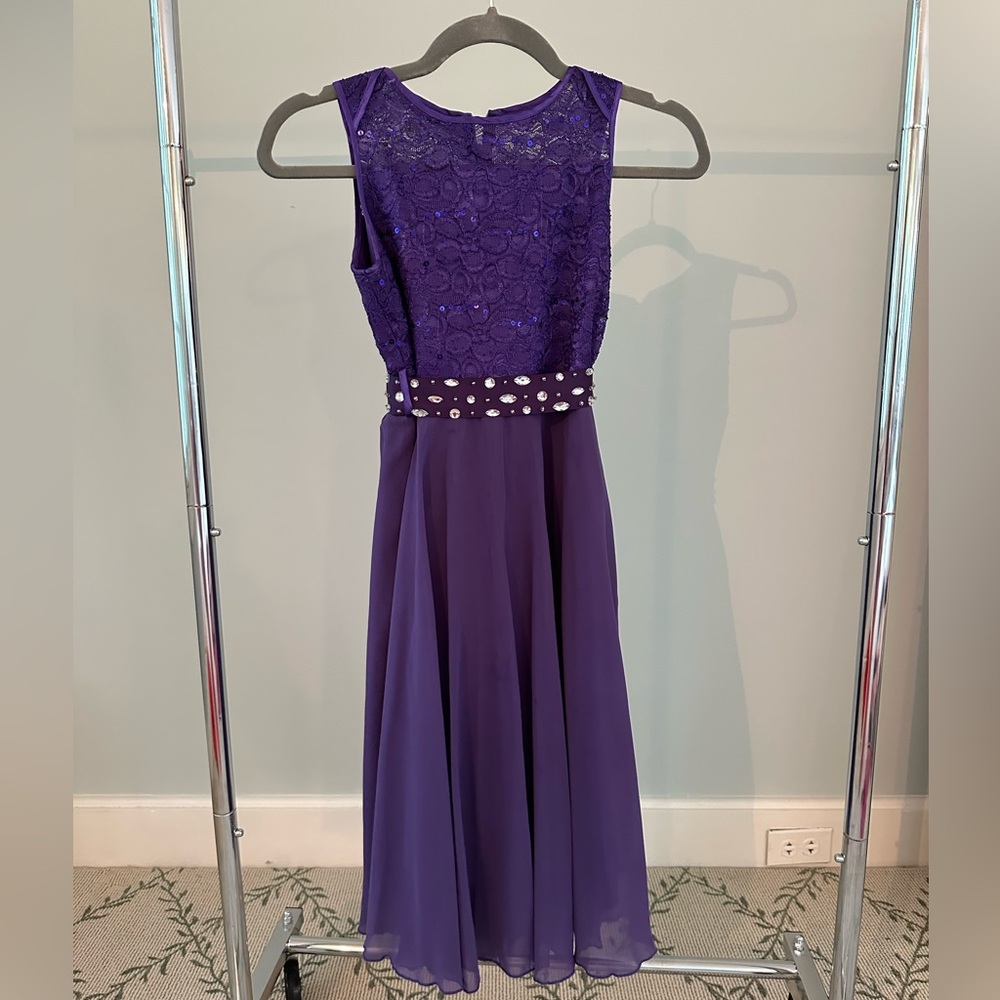 iEFiEL girls purple lace/ chiffon dress with gem ribbon belt. US Girls size 12